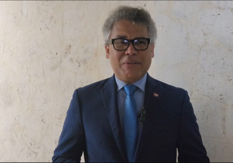 Carlos Peña acusa a Abinader de mentir al pueblo y convoca huelga nacional para el 22 y 23 de abril