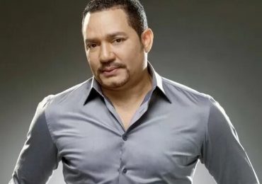 Video: Frank Reyes celebra avances en la Capilla San Ramón Nonato de su comunidad natal en Tenares