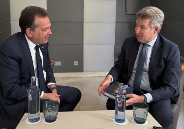 Ministro de Industria de República Dominicana sostiene encuentro bilateral con líder del Partido Popular de España