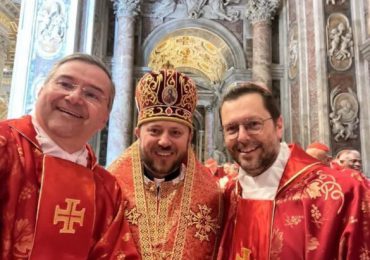 Entre las redes y el secreto: una nueva generación de cardenales se prepara para elegir al Papa