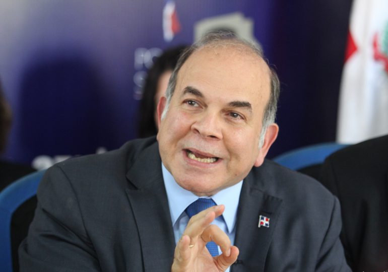 Pelegrín Castillo: podría aproximarse un “nuevo plan de regularización” que incentive la llegada masiva de migrantes