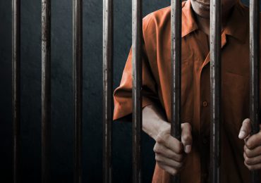 Condena de 30 y 10 años de prisión para hombre y mujer integrantes de estructura criminal de lavado del narcotráfico