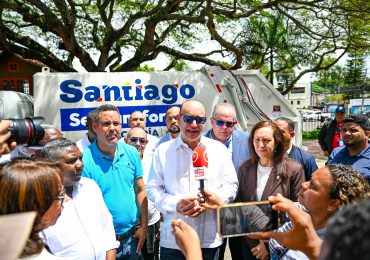 Alcaldía de Santiago refuerza servicios municipales con nueva flotilla de vehículos