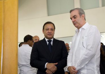 Abel Martínez exige a Abinader hacer cumplir la ley migratoria sin pactos ni presiones internacionales
