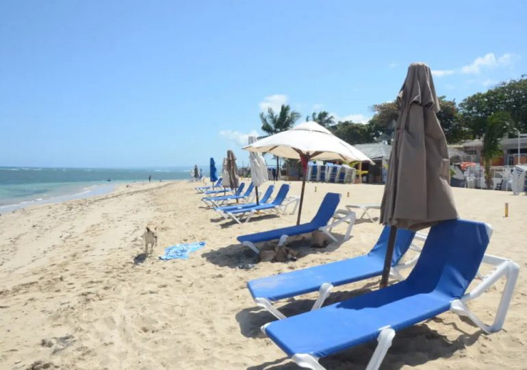 Comerciantes de Long Beach denuncian atropellos y despojos en Puerto Plata