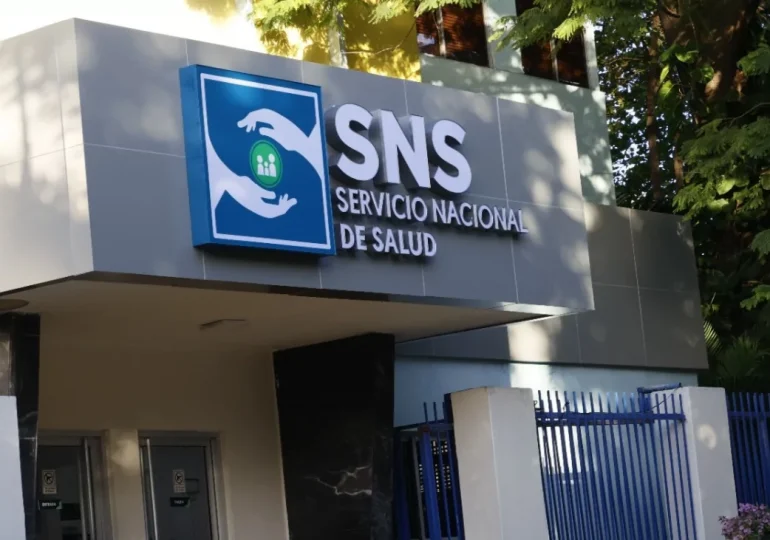 SNS informa realizan traqueotomía paciente con pronóstico reservado