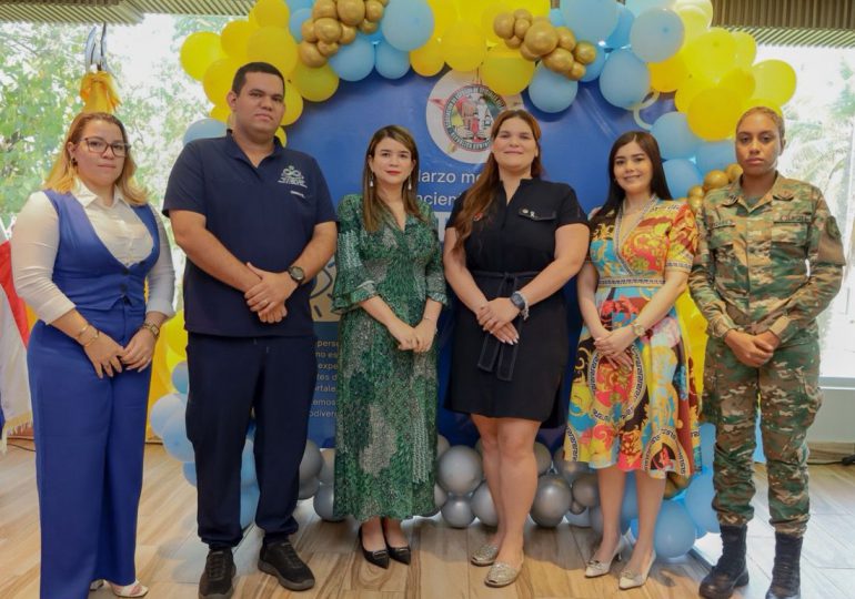 Asociación de Esposas de Oficiales conmemora el Día Mundial para Concientizar sobre el Autismo con una conferencia magistral