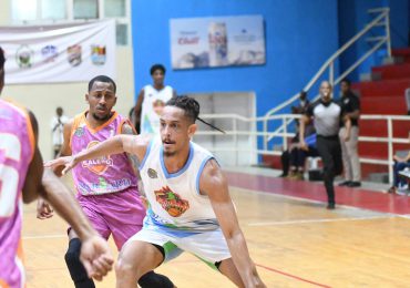 Los Loros Calientes sorprenden a Calero y le propinan primera derrota en torneo ABASADO