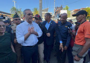 Abinader dice todos los recursos e instituciones de emergencia del gobierno a disposición para salvar vidas en tragedia de Jet Set