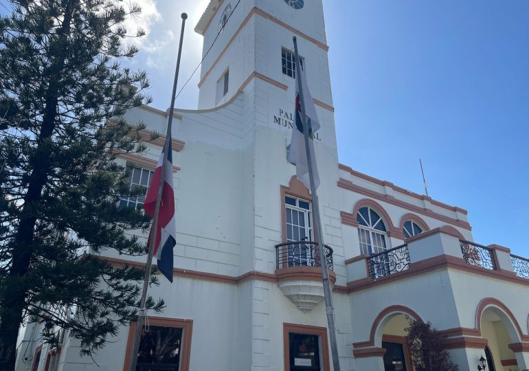 Ayuntamiento San Cristóbal coloca bandera nacional a media asta por fallecidos Jet Set