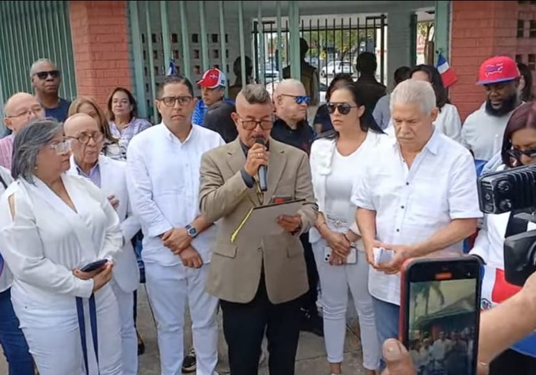 Comunidad Dominicana en Miami rinde homenaje a víctimas de la tragedia en el Jet Set