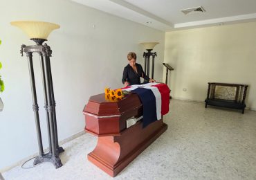 Video: Sepultan personaje Janny Ventura en medio de dolor y tristeza