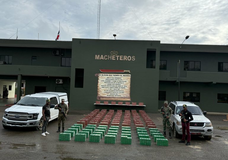 Video: Ejército incauta casi 7 millones de cigarrillos de contrabando en dos vehículos en Montecristi