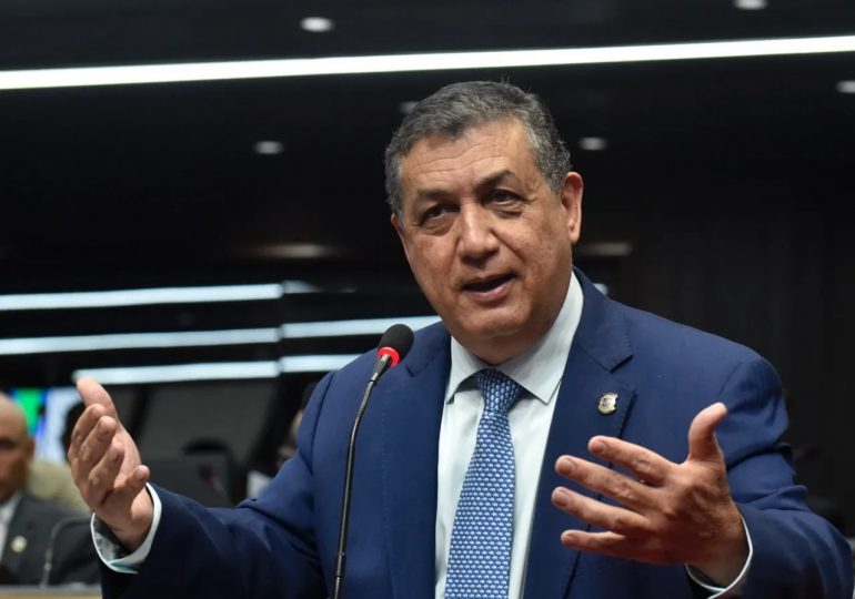 Gustavo Sánchez: ¿Faride, es que se te han subido los humos a la cabeza?