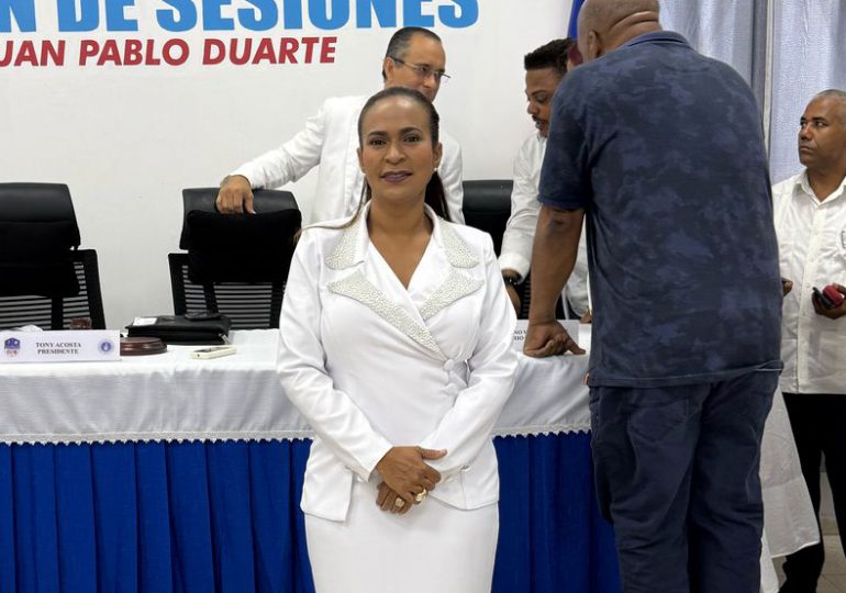 Regidora Adhamilka Espinal destaca importancia de la rendición de cuentas en Santo Domingo Oeste