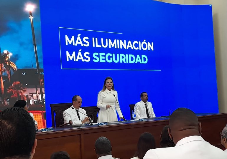 Carolina Mejía exhibe logros durante su quinta rendición de cuentas