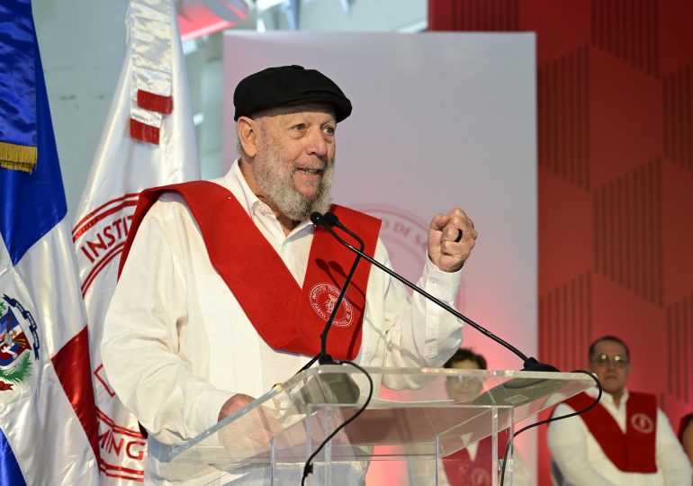 Freddy Ginebra exhorta a graduandos del INTEC a decidir su vida con valentía, alegría y compromiso