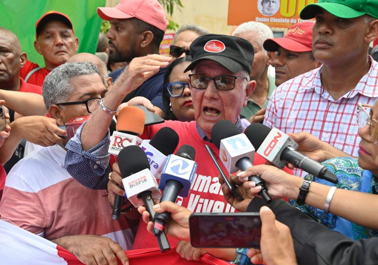 Organizaciones de izquierda marchan en defensa de la soberanía nacional