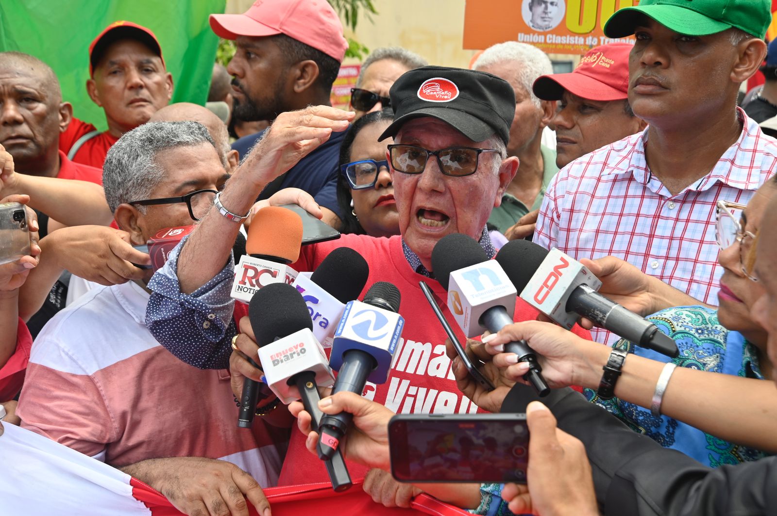 Organizaciones de izquierda marchan en defensa de la soberanía nacional