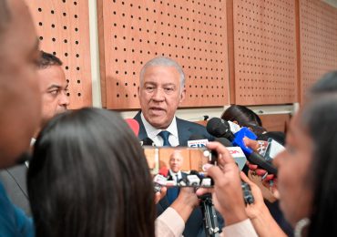 Andrés Bautista dice que ante los problemas del país, todos debemos aportar soluciones