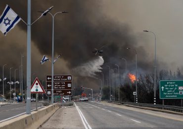 Israel declara emergencia nacional por incendios forestales sin control al oeste de Jerusalén