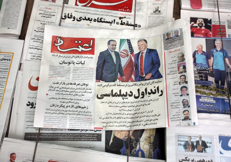 Irán y EE.UU. comienzan las negociaciones sobre el programa nuclear iraní en Omán
