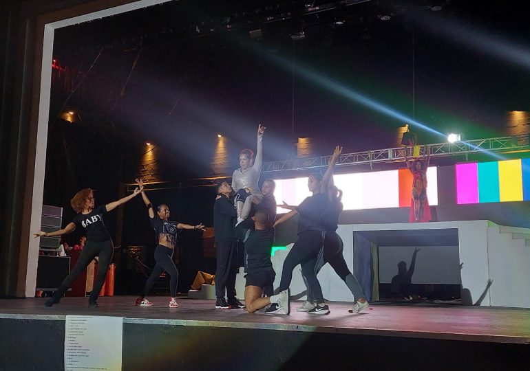 Todo listo para el gran musical con las vedettes Martha Vargas y Merry Filpo hoy en el Jaragua