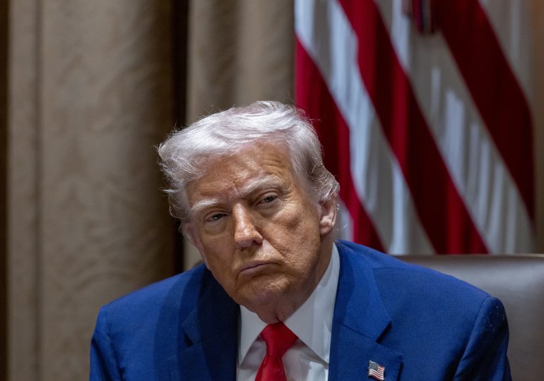 Trump llama a Bukele "presidente B" y dice que está deseoso de reunirse con él el lunes
