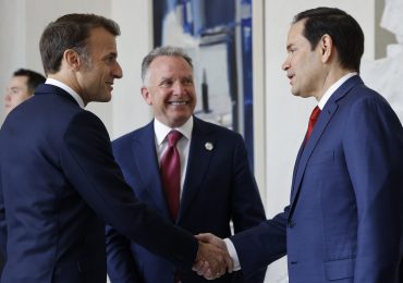 Macron habla con Rubio y Witkoff en una larga jornada de negociaciones sobre Ucrania