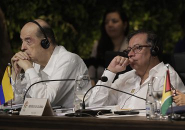 Petro tacha de "víbora" al excanciller Leyva por carta sobre su supuesta adicción a drogas