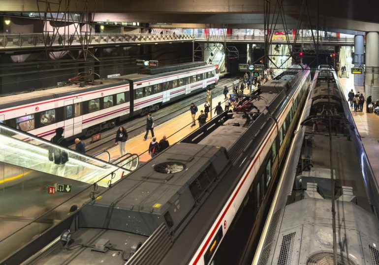 Apagón masivo en España deja varados a miles de pasajeros en trenes