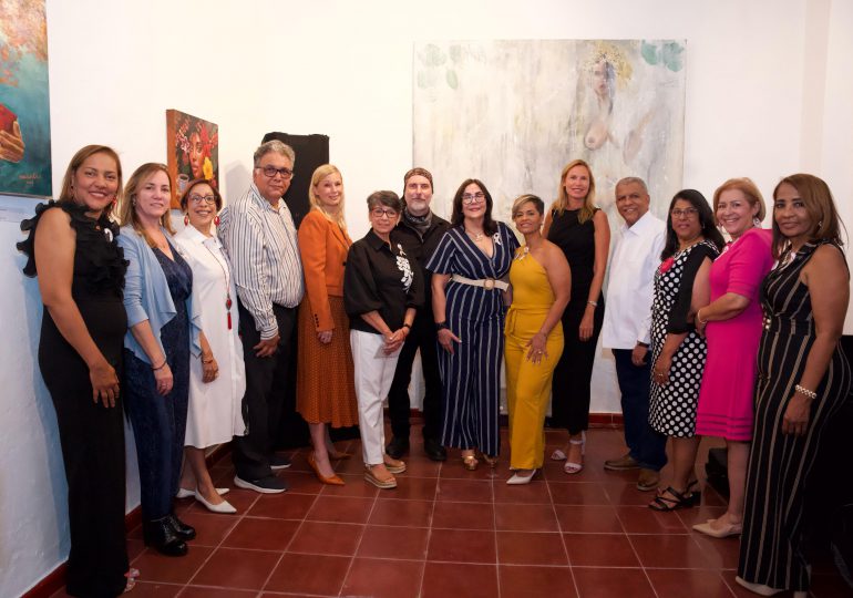 Continúa abierta la exposición "Arte Solidario" en apoyo a pacientes