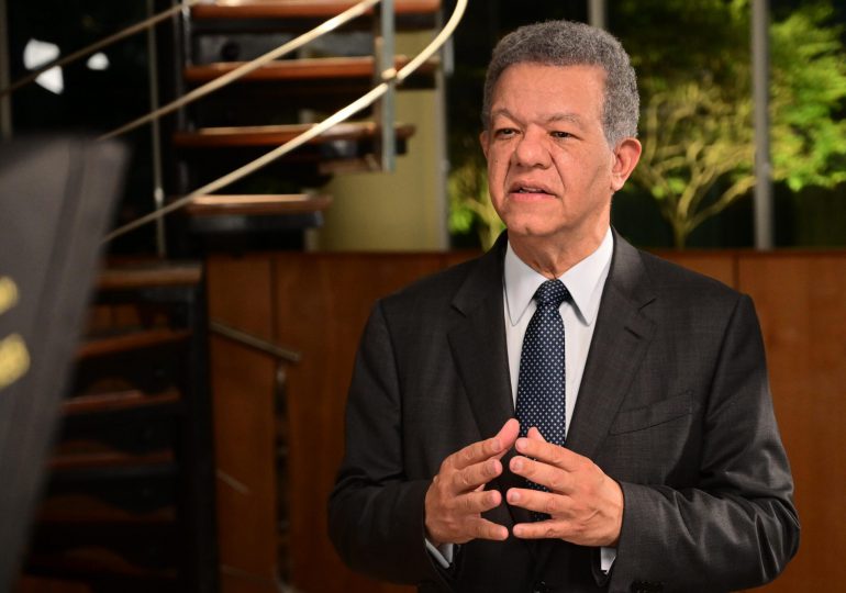 Leonel Fernández expresa consternación por tragedia en Jet Set