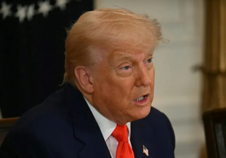 Trump amenaza con nuevos aranceles del 50% a la UE, que reacciona enérgica