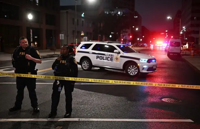 Refuerzan seguridad en Washington tras asesinato de funcionarios de embajada israelí | RC Noticias