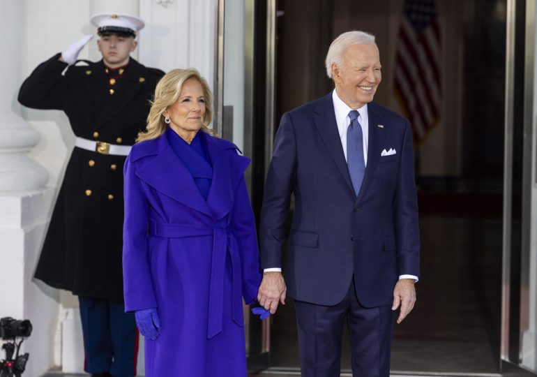 Kamala Harris, convencida que Biden afrontará el cáncer con "fuerza y resiliencia"