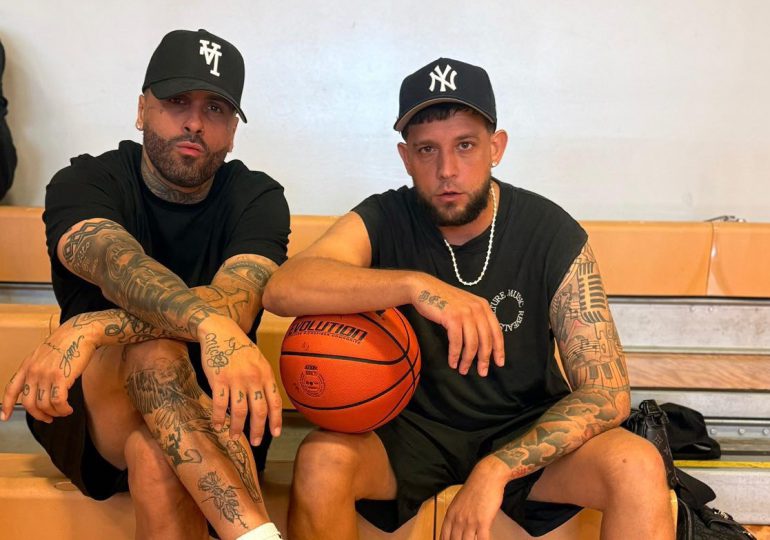 Nicky Jam y Messiah se reúnen en la cancha: La leyenda del reggaetón continúa respaldando al pionero del trap latino