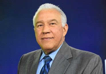 Andrés Bautista considera como "show y relajo" las críticas a la compra de más de 3 mil chacabanas por unos 18 millones de pesos