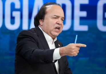 Vinicio Castillo acusa a Omar Fernández de “conspirar” contra Leonel y critica su falta de méritos políticos