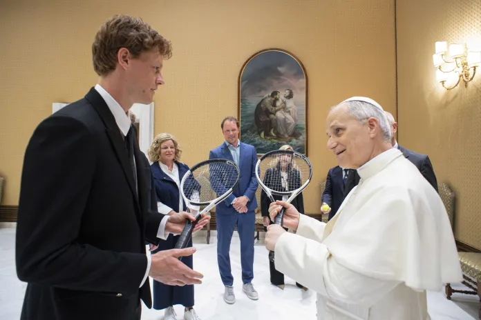 Video: El Papa León XIV recibe al tenista Jannik Sinner en el Vaticano