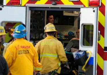 Avioneta se estrella en vecindario de San Diego; autoridades evacuan la zona y abren investigación