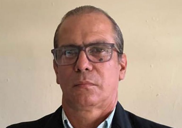 Artista plástico representará a Dominicana en exposición internacional