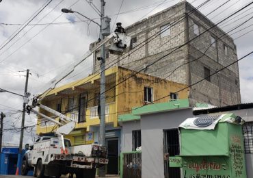 EDEESTE impactará más de 6 mil familias con rehabilitación eléctrica en Los 3 Brazos