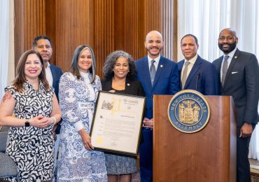 Asamblea de Nueva York reconoce al subdirector Operativo y la gerente de Inteligencia de Aduanas