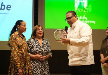 Embajada dominicana conmemora el Día de las Madres con emotivo acto en Madrid