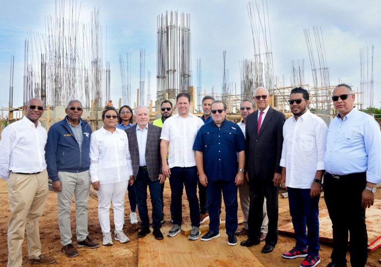 Paliza y Bonilla supervisan construcción de la UASD en SDE
