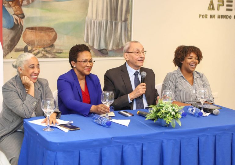 Jorge Subero Isa, Guadalupe Valdez y Edith Febles dialogan en Panel “Transparencia en el CNM”