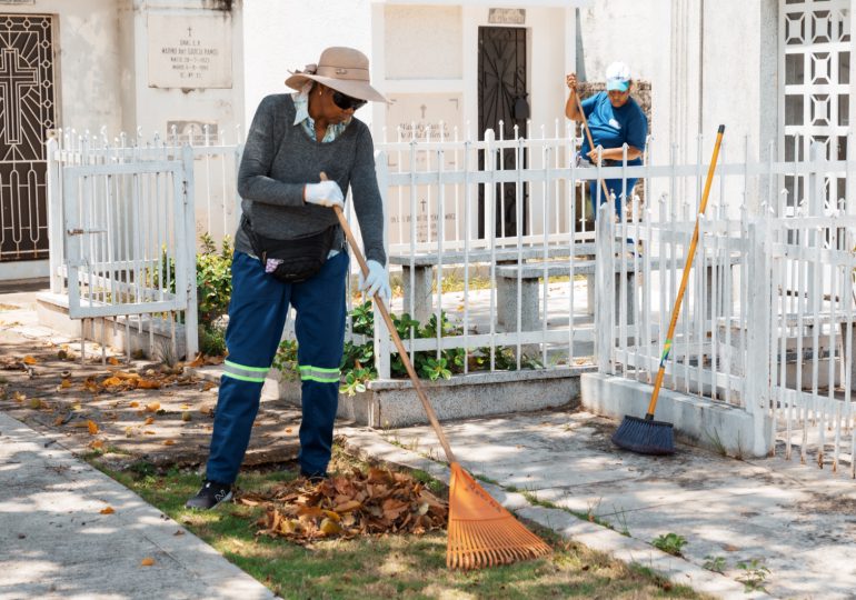 Alcaldía del DN reacondiciona principales cementerios capitaleños previo al Día de las Madres