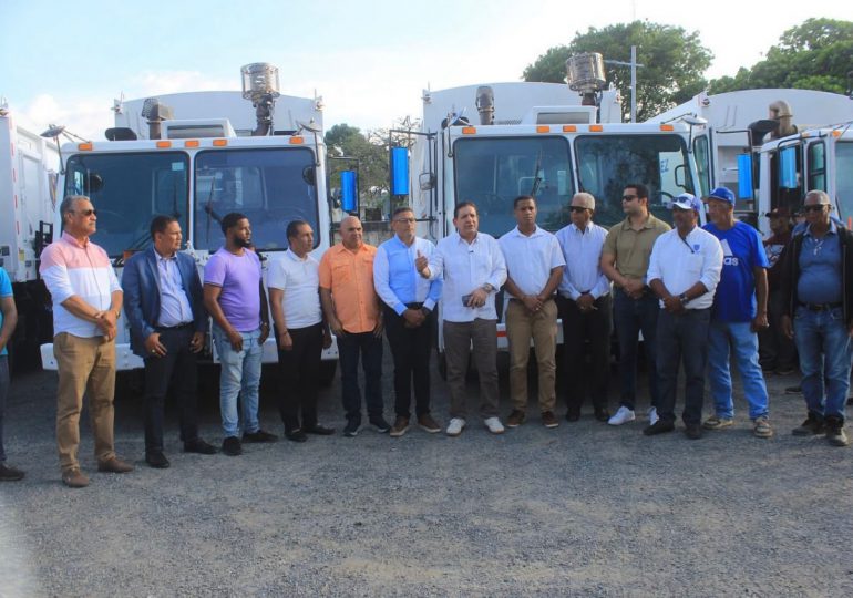 Alcaldía de Bonao adquiere 6 nuevos camiones compactadores para fortalecer recogida de desechos sólidos