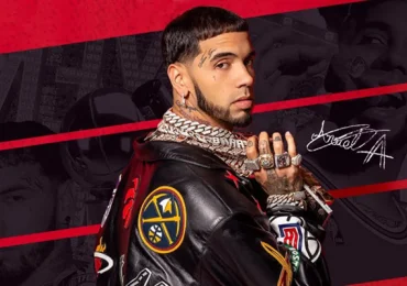 Santo Domingo.– El regreso de Anuel AA a los escenarios dominicanos ya tiene precio, y va desde RD$3,590 hasta casi RD$50,000, según la localidad elegida por los asistentes. El popular exponente de la música urbana se presentará el próximo 26 de julio en el Estadio Quisqueya Juan Marichal, como parte de su gira internacional “RHLM 2 WORLD TOUR: Real Hasta la Muerte”.